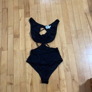 Princess Polly size 4 bodysuit